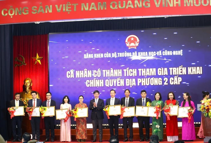 Vinh danh các tập thể, cá nhân tiêu biểu đóng góp vào hành trình lập pháp và chuyển đổi số ngành KH&CN - Ảnh 12.