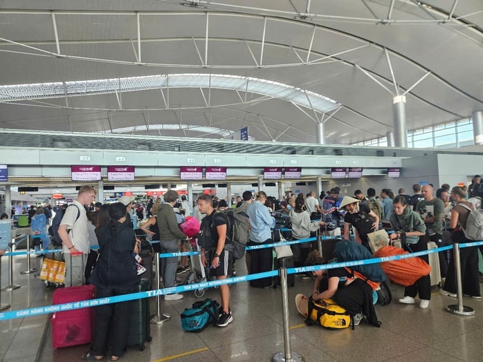 Mua tour trọn gói đi Úc, khách méo mặt vì chuyến bay bị delay… 2 ngày! - Ảnh 1.