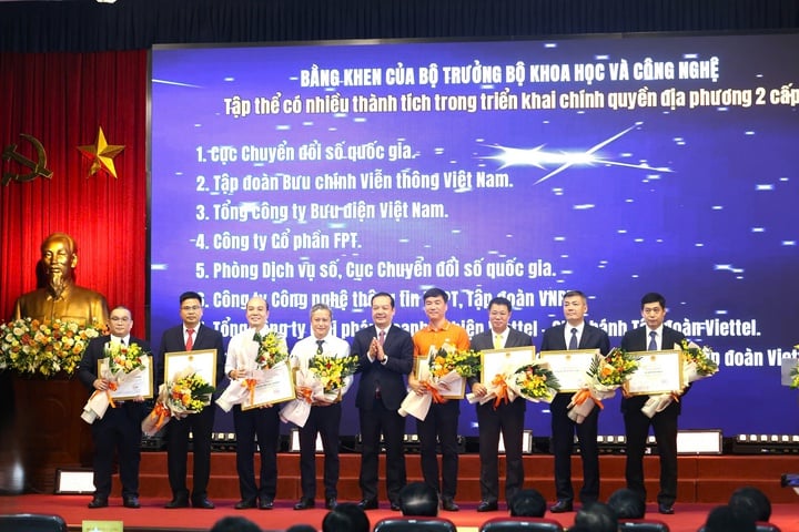 Vinh danh các tập thể, cá nhân tiêu biểu đóng góp vào hành trình lập pháp và chuyển đổi số ngành KH&CN - Ảnh 4.