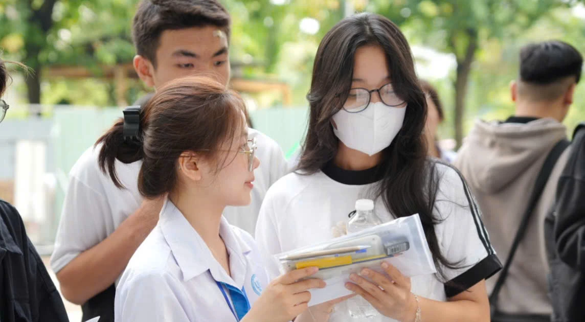 Điểm sàn các trường đại học tốp đầu TPHCM ra sao trước giờ Bộ GD&ĐT công bố điểm thi