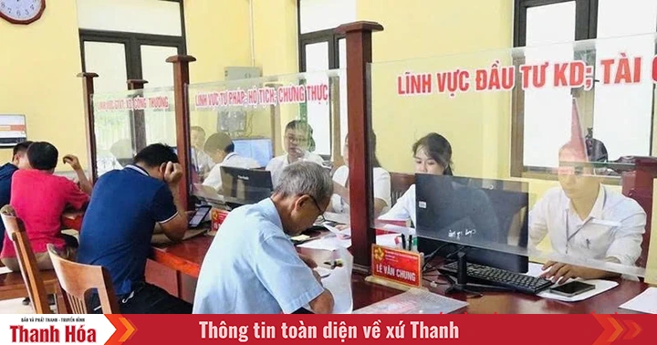 Vinh Loc Commune Administrative Service Center operates smoothly