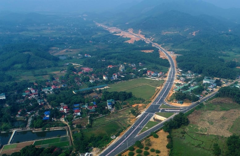 Dự kiến đầu tư hơn 22.000 tỉ đồng mở tuyến cao tốc xuyên núi Tây Bắc- Ảnh 1.