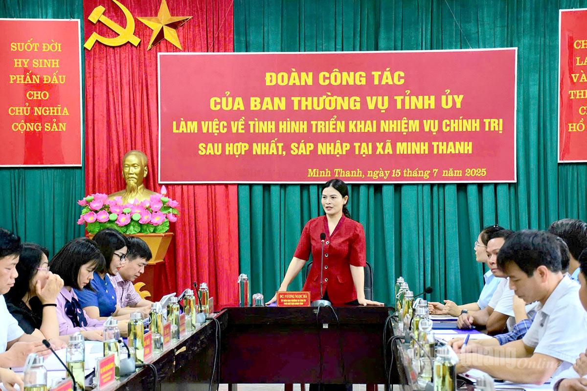 Đồng chí Vương Ngọc Hà, Uỷ viên Ban Thường vụ Tỉnh uỷ, Phó Chủ tịch UBND tỉnh phát biểu chỉ đạo tại buổi làm việc với xã Minh Thanh. Ảnh: Minh Hoa