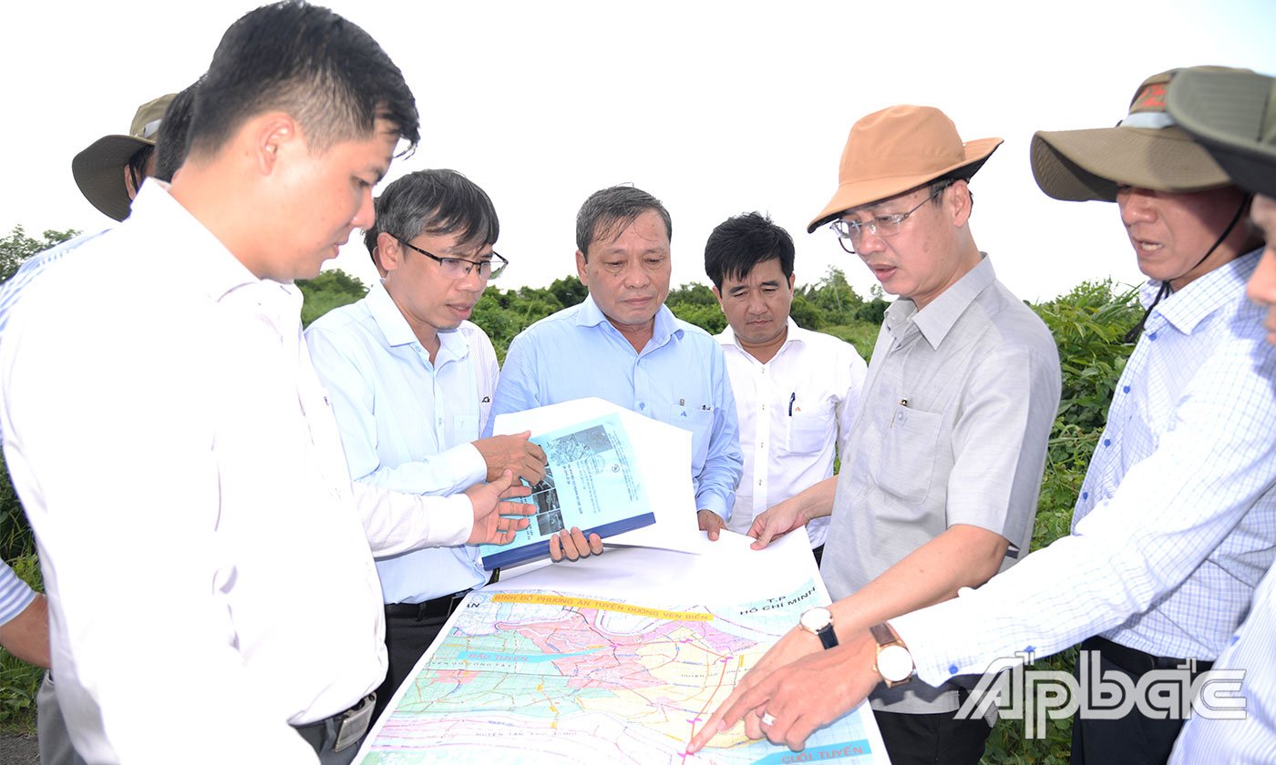ថ្នាក់​ដឹកនាំ​ខេត្ត​ចុះ​អង្កេត​ចំណុច​ចាប់​ផ្តើម​គម្រោង​ផ្លូវ​ឆ្នេរ​កាត់​តាម​ខេត្ត។