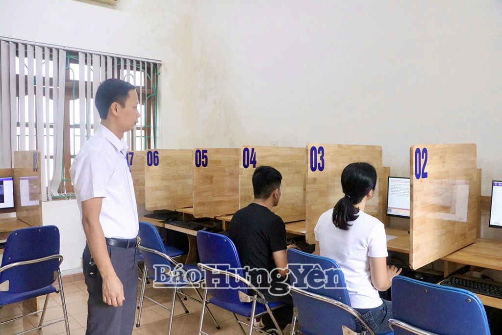 ត្រួត​ពិនិត្យ​ការ​ធ្វើ​តេស្ត​ទ្រឹស្តី​សម្រាប់​សិស្ស​ដែល​ប្រឡង​យក​ប័ណ្ណ​បើកបរ