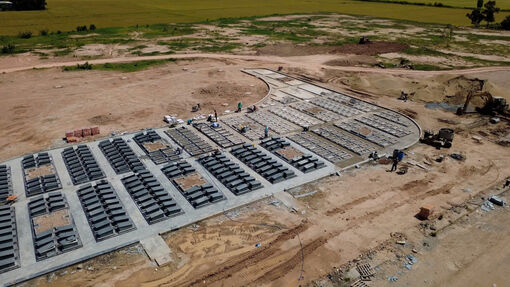 Expanding the Vinh Hung - Tan Hung inter-district martyrs cemetery