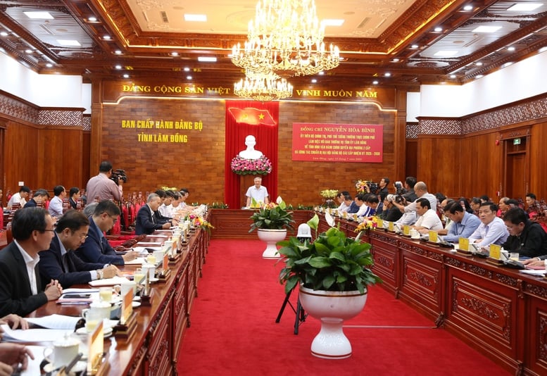 Phó Thủ tướng Thường trực Nguyễn Hòa Bình: Chính quyền địa phương 2 cấp của tỉnh Lâm Đồng vận hành khá suôn sẻ, trơn tru- Ảnh 3.