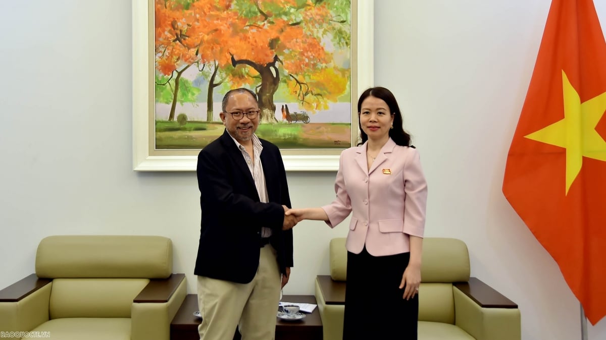 El viceministro de Asuntos Exteriores, Nguyen Minh Hang, recibió al Director Ejecutivo de la Secretaría de APEC para el período 2025-2027.