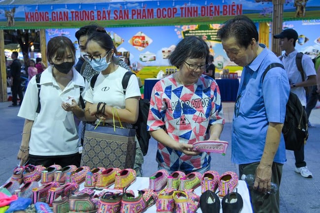 Nhóm hợp tác phát triển 8 tỉnh Tây Bắc mở rộng và TP Hồ Chí Minh: Các hoạt động chung đạt tiến độ và hiệu quả trong 6 tháng đầu năm - Ảnh 1.