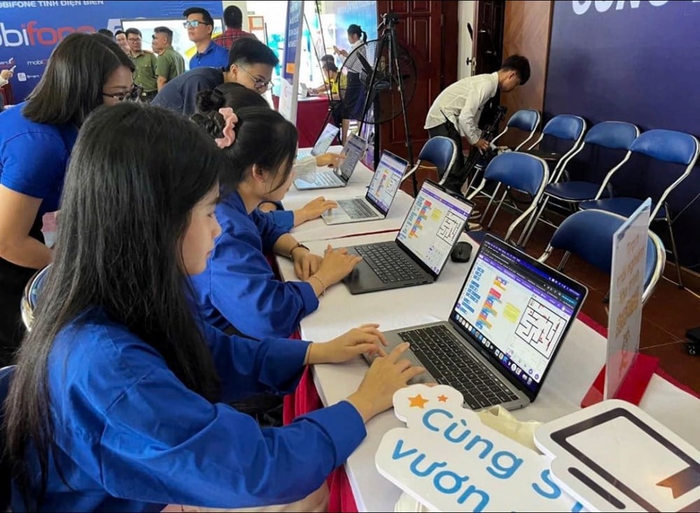 Dien Bien ផ្សព្វផ្សាយចលនា 