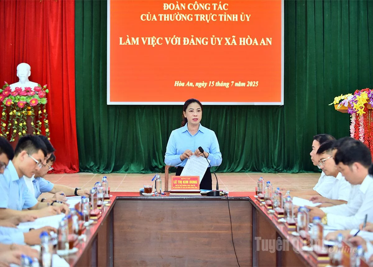 Phó Bí thư Thường trực Tỉnh ủy Lê Thị Kim Dung làm việc với xã Hòa An
