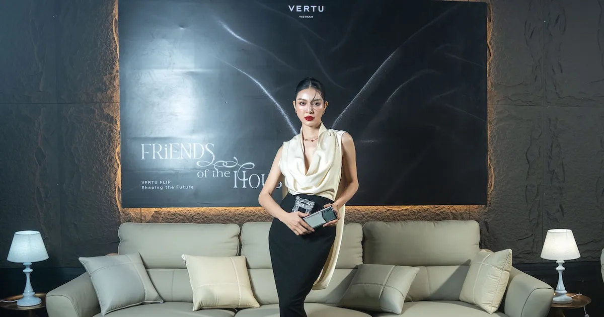 Vertu ra mắt Quantum Flip, dàn sao Việt đổ bộ chúc mừng