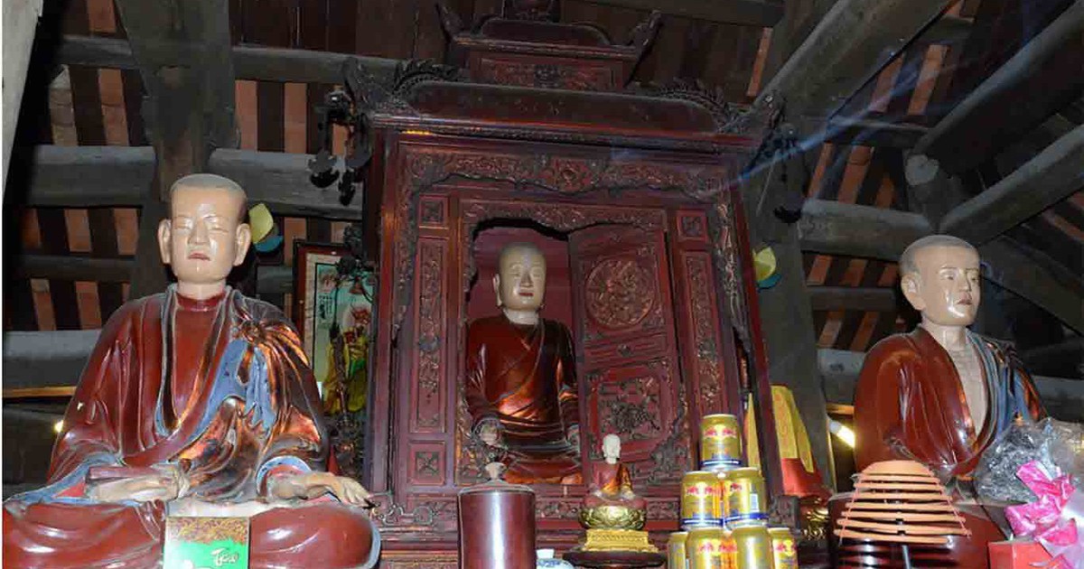 កំណប់ជាតិតែមួយគត់៖ រូបសំណាកបុព្វបុរសទាំងបីនៃវត្ត Truc Lam, វត្ត Vinh Nghiem