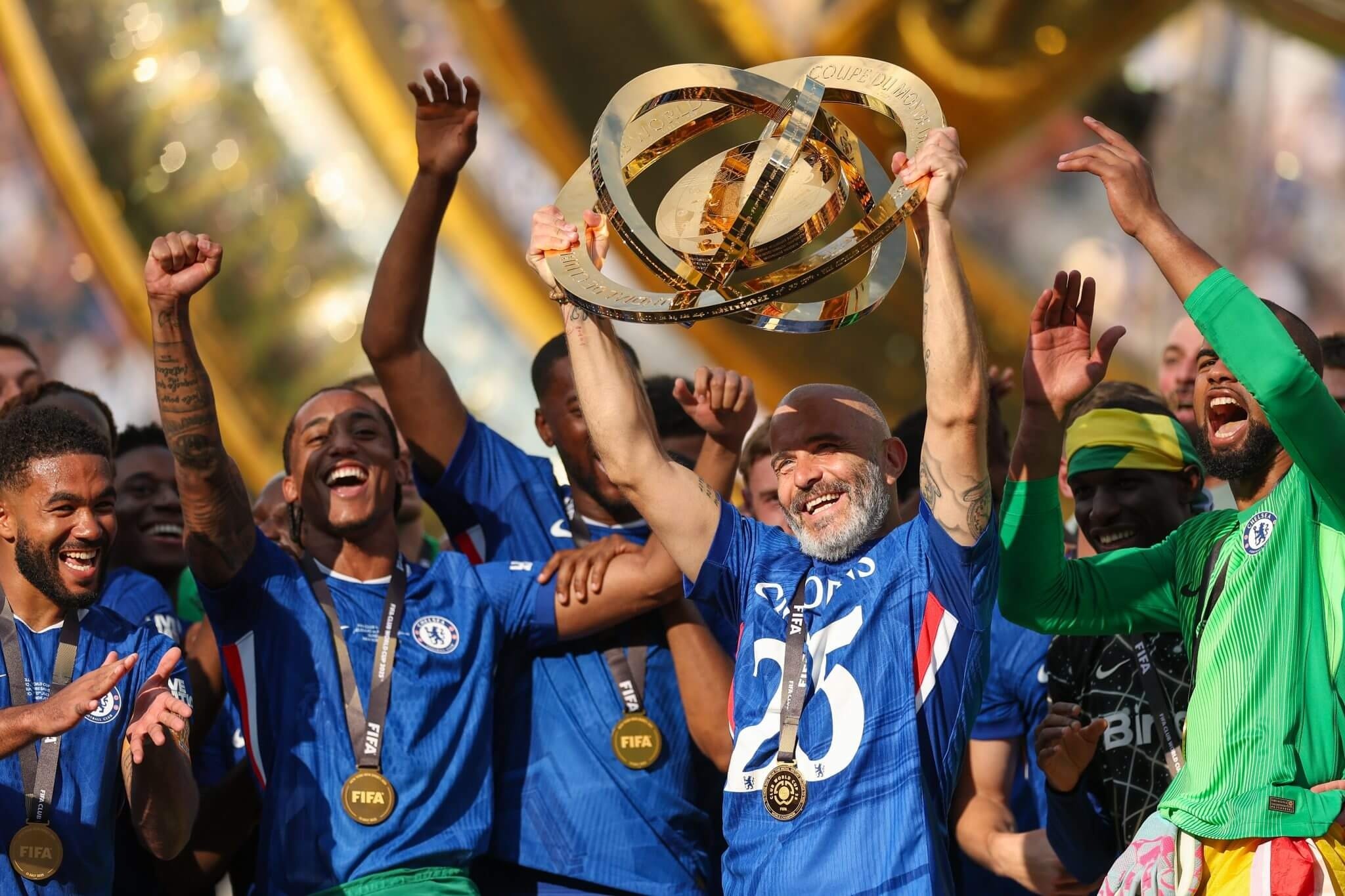 FIFA Club World Cup: Chức vô địch kỳ lạ, sự sụp đổ khó tin - 2