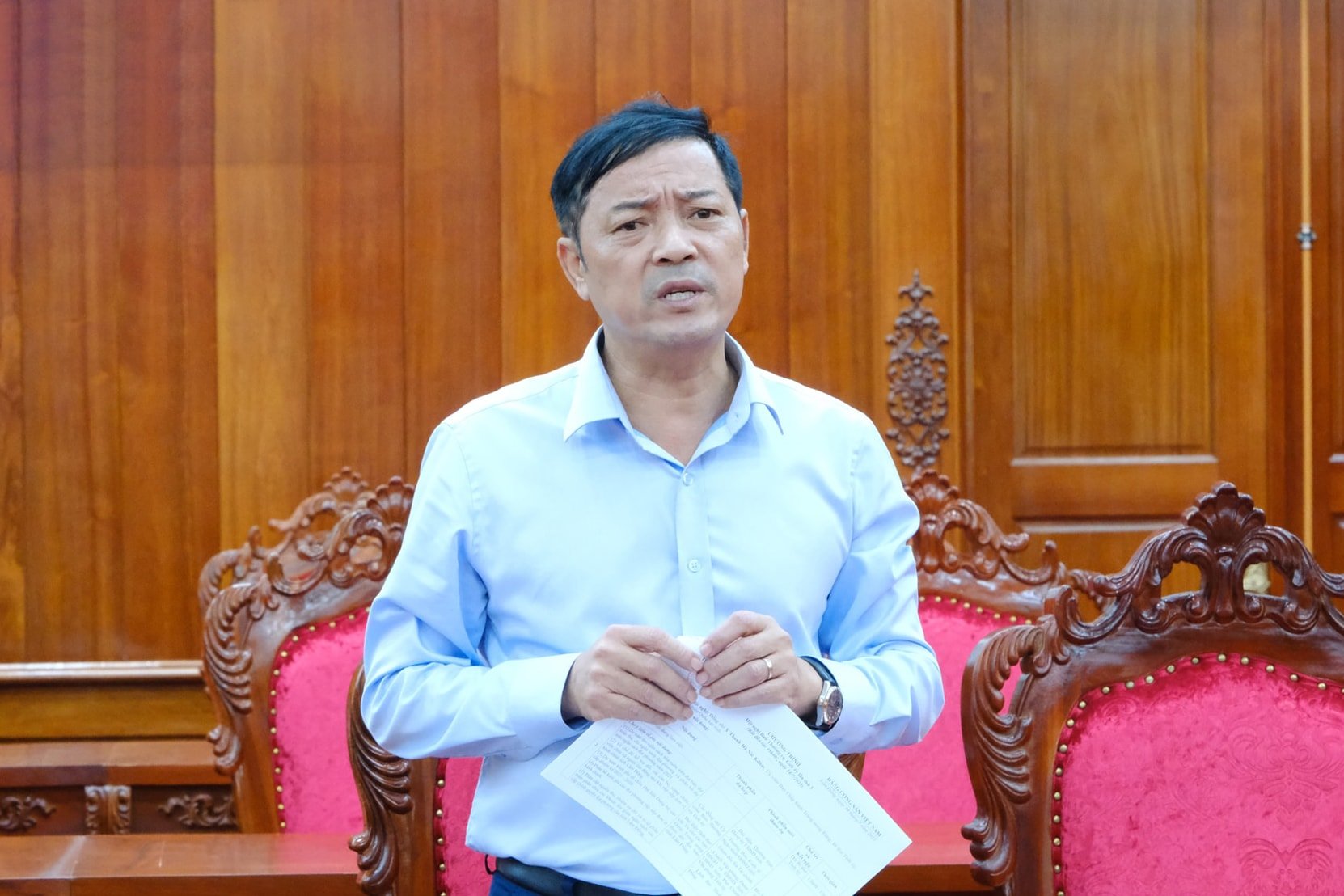 dong-chi-le-trong-yen-pho-chu-tich-ubnd-tinh-lam-dong-neu-len-mot-so-noi-dung-lien-quan-den-ho-tro-cua-cac-so-nganh-cap-tinh-doi-voi-cap-xa-tren-tat-ca-cac-linh-vuc(1).jpg