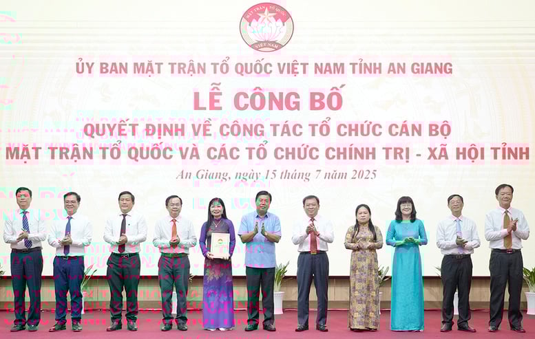 An Giang: Công bố lãnh đạo các tổ chức Chính trị-xã hội thuộc Ủy ban Mặt trận tổ quốc- Ảnh 1.
