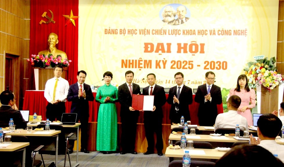 Học viện Chiến lược Khoa học và Công nghệ phải trở thành trụ cột lý luận và kiến thức của Bộ KH&CN - Ảnh 1.