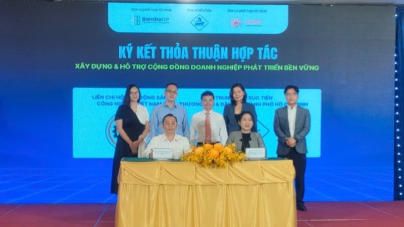 Trung tâm Xúc tiến thương mại và đầu tư Thành phố Hồ Chí Minh ký kết Biên bản ghi nhớ hợp tác với các đối tác.