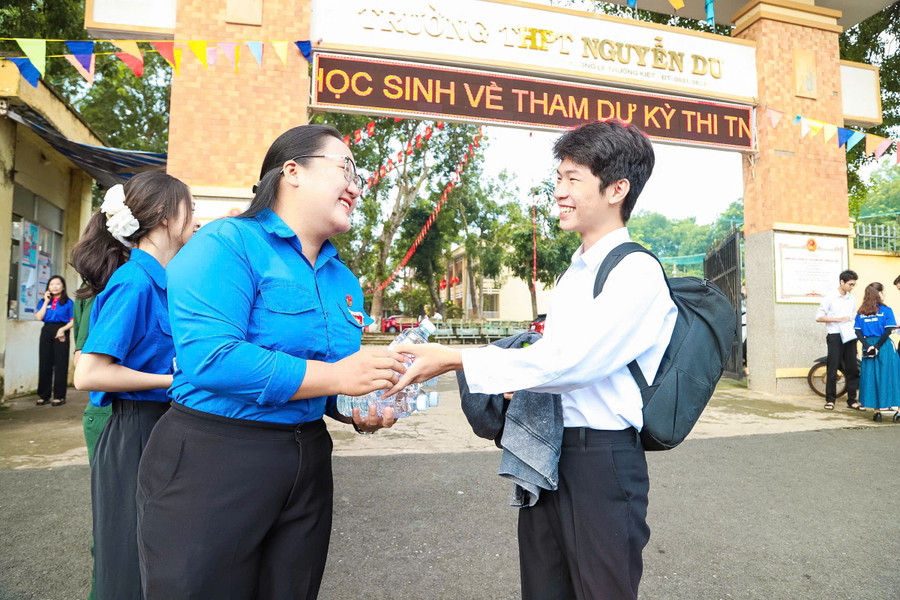 ef37dcd95421e27fbb30.jpg