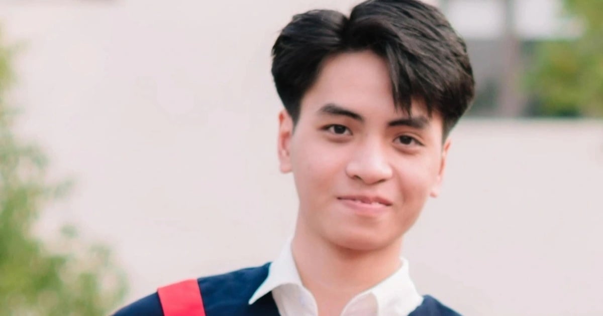 Male student "broke" the record for thinking score at University of Science and Technology, became the runner-up of block A00
