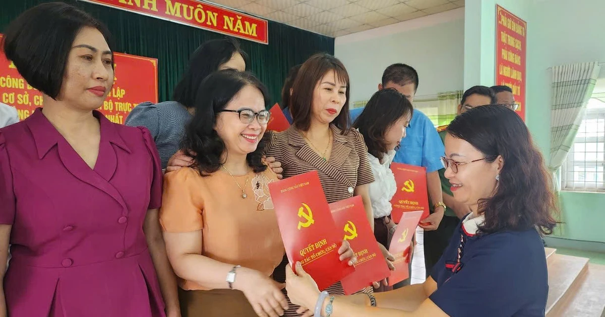 Phường Thống Nhất công bố thành lập Đảng bộ cơ sở và các tổ chức chính trị - xã hội