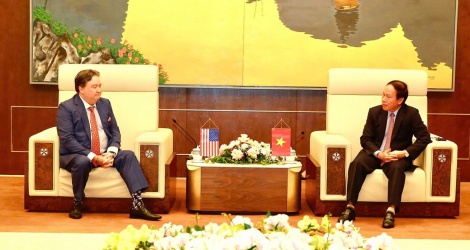 ឯកអគ្គរដ្ឋទូតអាមេរិកលោក Marc Knapper៖ ធុរកិច្ចអាមេរិកជាច្រើនចាប់អារម្មណ៍ស្វែងរកឱកាសវិនិយោគនៅ Hai Phong