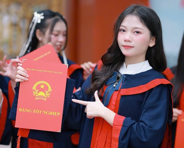 2 nữ sinh người dân tộc Thái ở Nghệ An đạt Á khoa khối C00 - Ảnh 2.