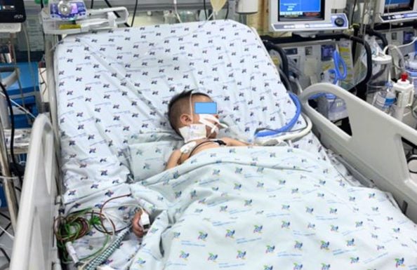 Bác sĩ: Cảnh giác tay chân miệng khi thấy trẻ sốt cao, nổi hồng ban mụn nước - Ảnh 1.