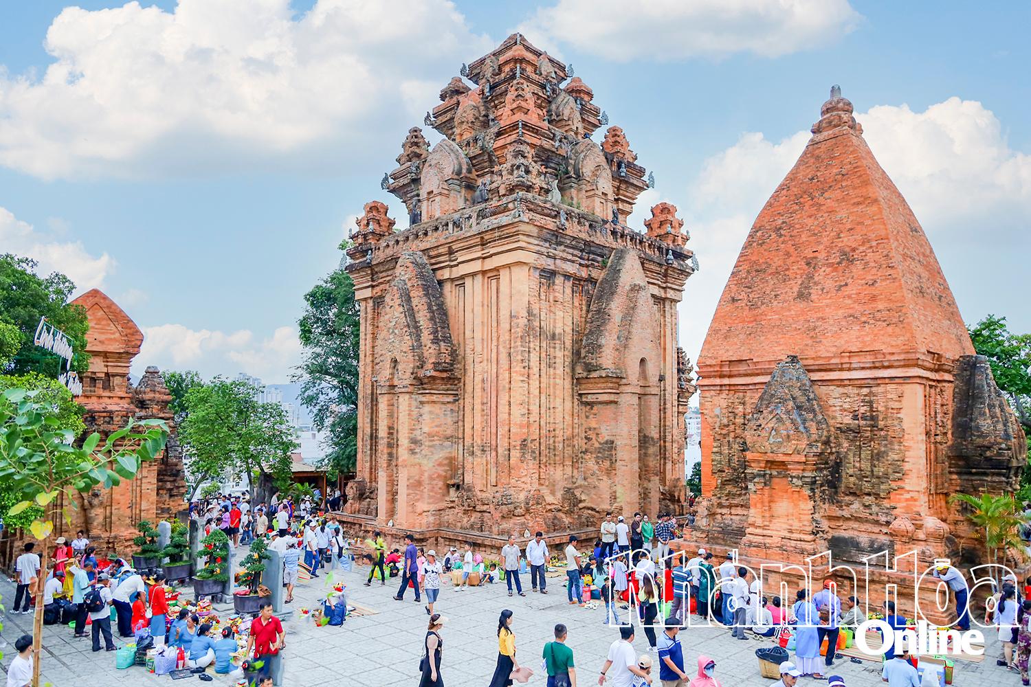 อนุสรณ์สถานแห่งชาติพิเศษหอคอยโปนาการ์