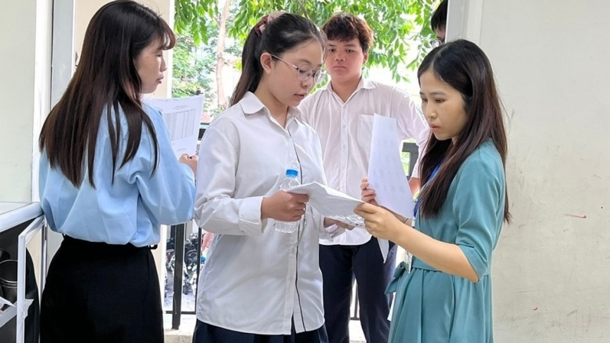 ក្នុងឆ្នាំ 2025 បេក្ខជនជិត 1,000 នាក់បានបរាជ័យក្នុងការប្រឡងសញ្ញាបត្រមធ្យមសិក្សាទុតិយភូមិ ដោយពិន្ទុបរាជ័យជាចម្បងលើមុខវិជ្ជាគណិតវិទ្យា។