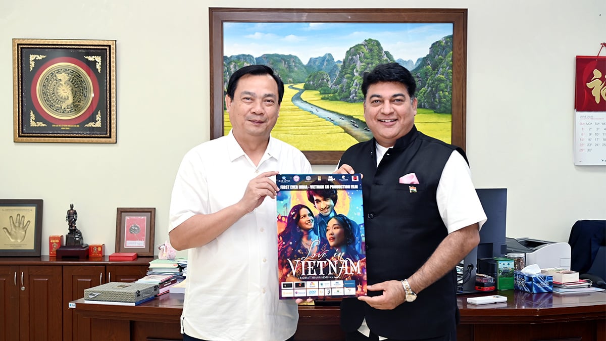 Cục trưởng Nguyễn Trùng Khánh tiếp Nhà sản xuất phim Bollywood bàn kế hoạch xúc tiến du lịch qua bộ phim “Love in Vietnam” - Ảnh 1.