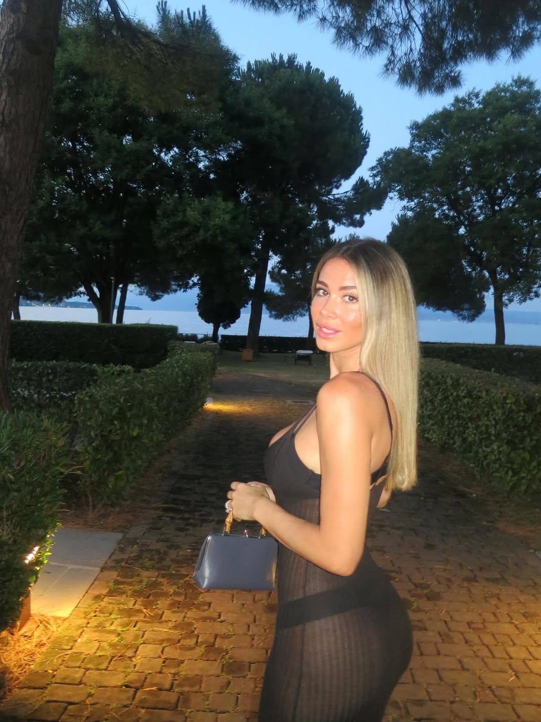 Vo Karius goi cam anh 7