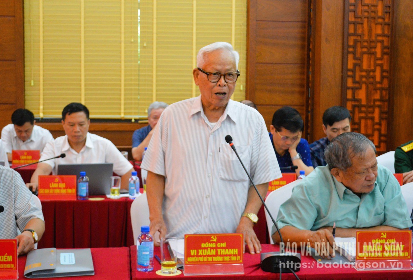 Đồng chí Vi Xuân Thanh, nguyên Phó Bí thư Thường trực Tỉnh ủy phát biểu tại hội nghị