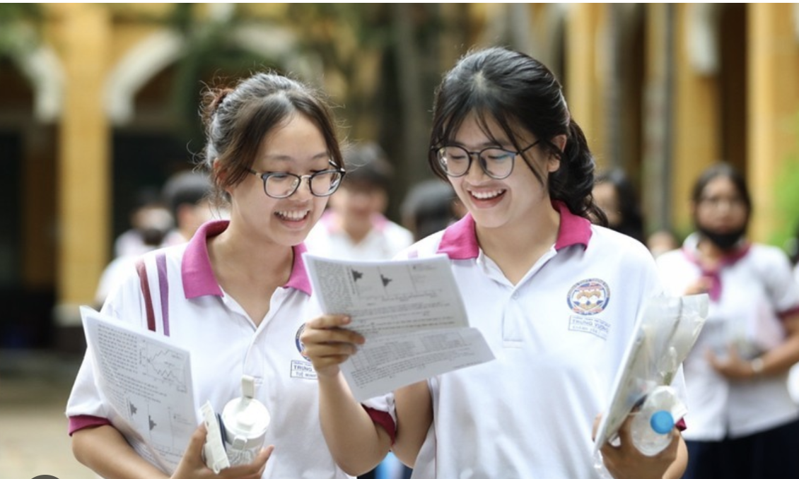 រូបមន្ត "ថ្មីស្រឡាង" សម្រាប់គណនាពិន្ទុបញ្ចប់ថ្នាក់វិទ្យាល័យ ជាមួយនឹងការផ្លាស់ប្តូរសំខាន់ៗចំនួន 3
