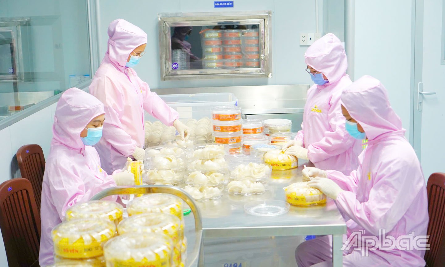 Công ty TNHH TMDV Trí Sơn đang đẩy mạnh xây dựng chuỗi liên kết giữa các nhà nuôi yến.