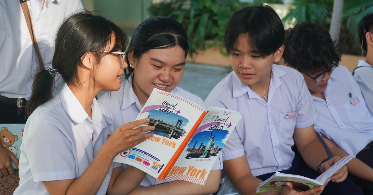All candidates with 10 points in math and English will take the new program.