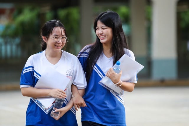 Top 300 thí sinh cao điểm nhất tổ hợp C00 thi tốt nghiệp THPT 2025 - Ảnh 1.