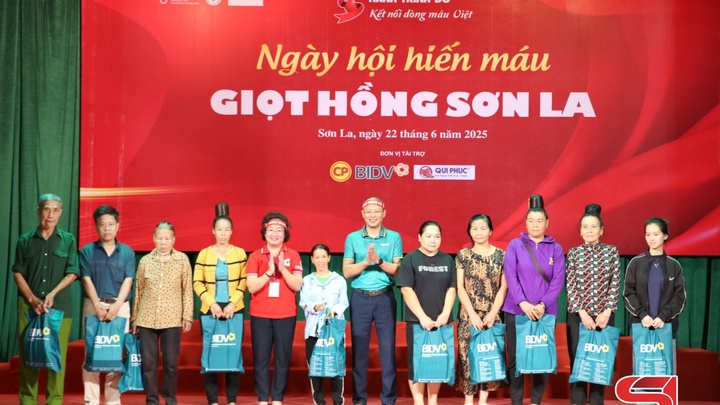 "BIDV - Chung tay kết nối dòng máu Việt"