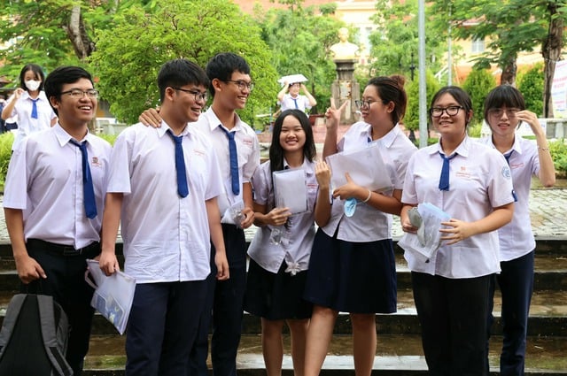 Thi tốt nghiệp THPT 2025: Cần Thơ vào top 5 cả nước điểm thi ngữ văn   - Ảnh 1.