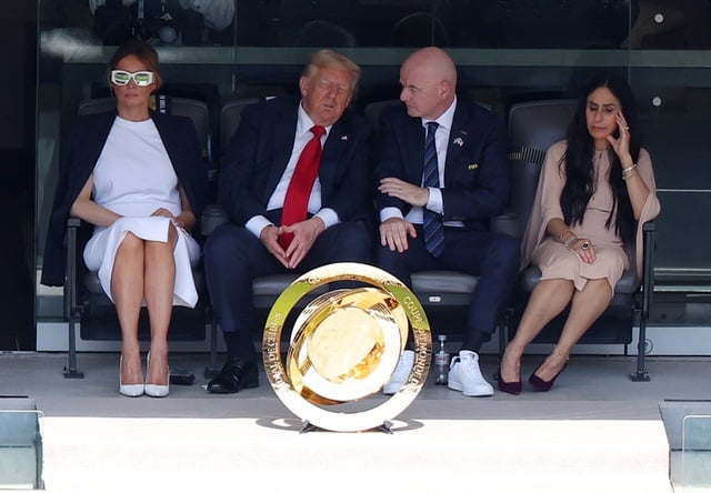 ‘Độc lạ’ Club World Cup: Tổng thống Trump giữ cúp xịn, đội vô địch Chelsea chỉ nhận bản sao- Ảnh 4.