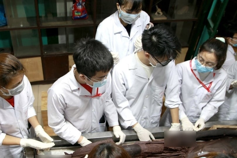nhung nguoi thay chua tung len buc giang o truong dh y ha noi f88ac2a30652432da118ad0d7e3cd131.jpg