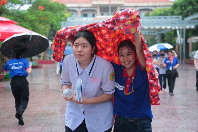 Giới thiệu nhà trọ an toàn, học bổng tiếp sức tân sinh viên vào giảng đường…- Ảnh 1.