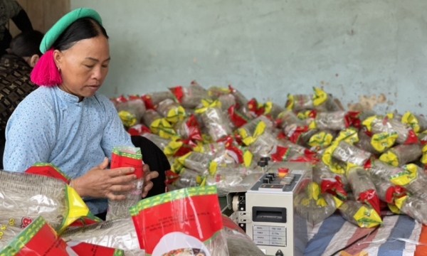 កសិករ​ឆ្លង​កាត់​ការ​លំបាក​និង​ក្លាយ​ជា​អ្នក​មាន​នៅ​ស្រុក​កំណើត