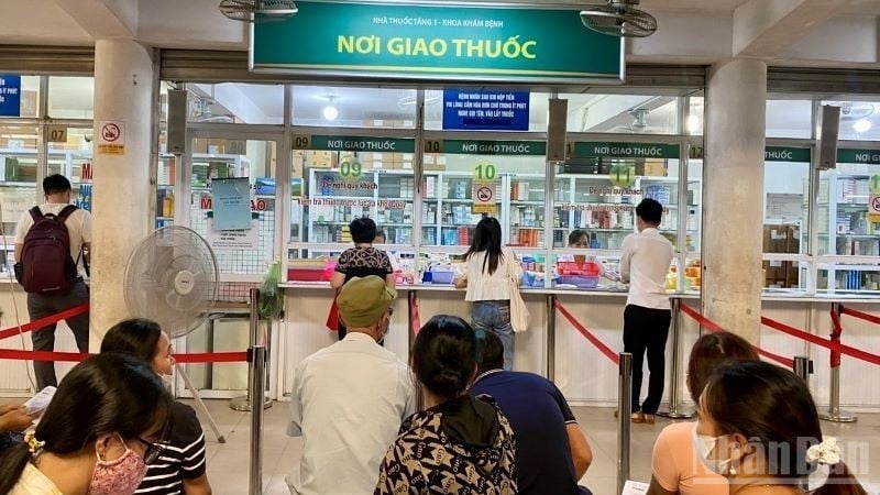 Danh mục thuốc bảo hiểm y tế của Việt Nam tương đối đầy đủ, toàn diện và mở rộng so với mức phí đóng bảo hiểm y tế. (Ảnh: ĐỖ THOA)