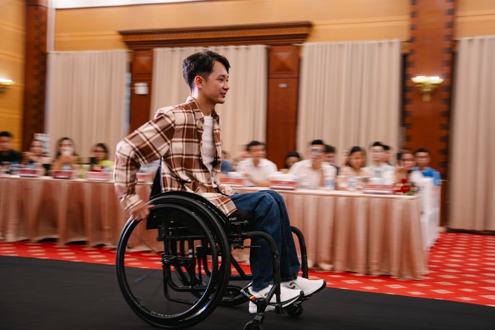 50 người mẫu khuyết tật gây chú ý khi trình diễn thời trang - 2