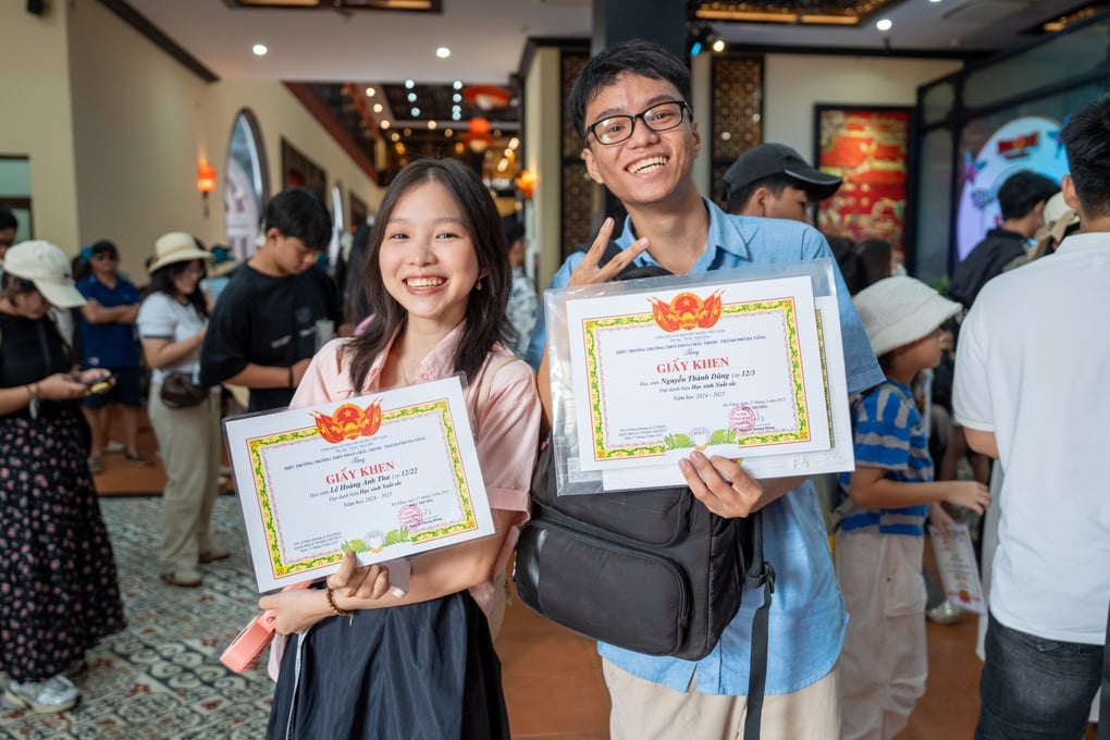 Gần 10.000 lượt học sinh giỏi đến Ba Na Hills vui chơi miễn phí - 1