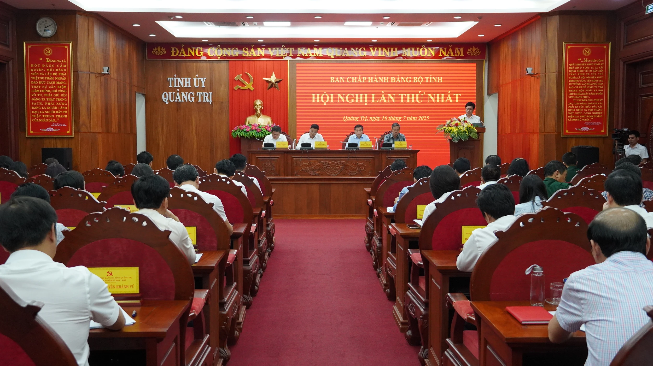 Hội nghị Ban Chấp hành Đảng bộ tỉnh lần thứ Nhất