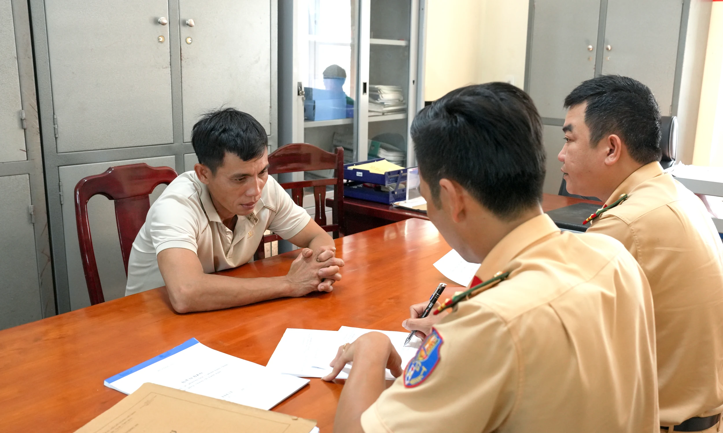 Liên tiếp phát hiện, xử lý nhiều vụ khai thác cát trái phép