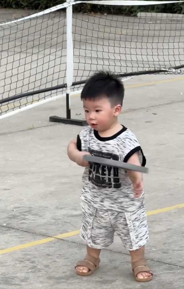 Gia đình Quang Hải chơi pickleball cực vui: Nhân vật này khiến dân mạng 'tan chảy'- Ảnh 5.