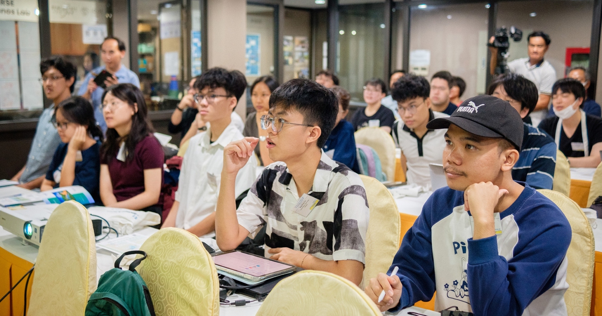 Sinh viên tiếp cận khoa học từ các trường học mùa hè tại ICISE